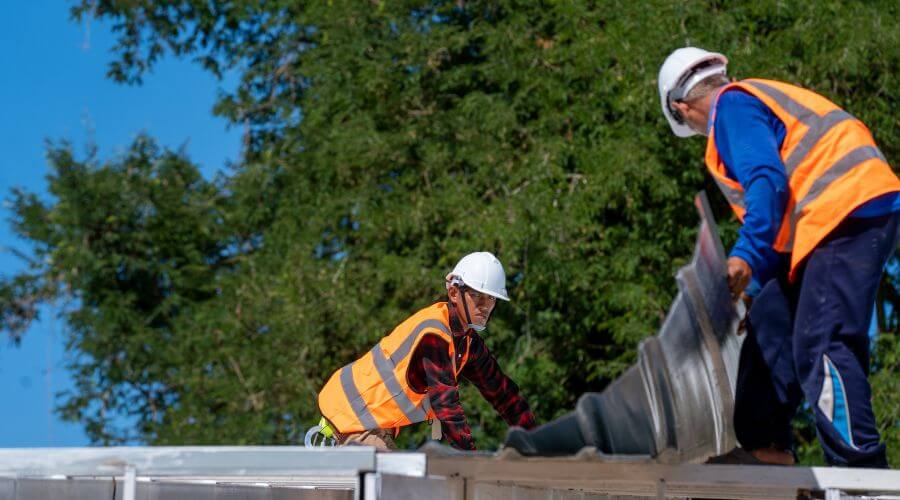 Professional gutter cleaning in Leming, TX